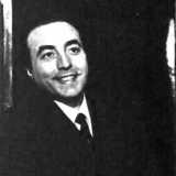 Gino Latilla (1954) � Nel 1954, a quattro anni dall�indizione del Festival, � il barese Gino Latilla a conquistare Sanremo con �Tutte le mamme�: un brano dalla melodia semplice che celebrava l�amore materno